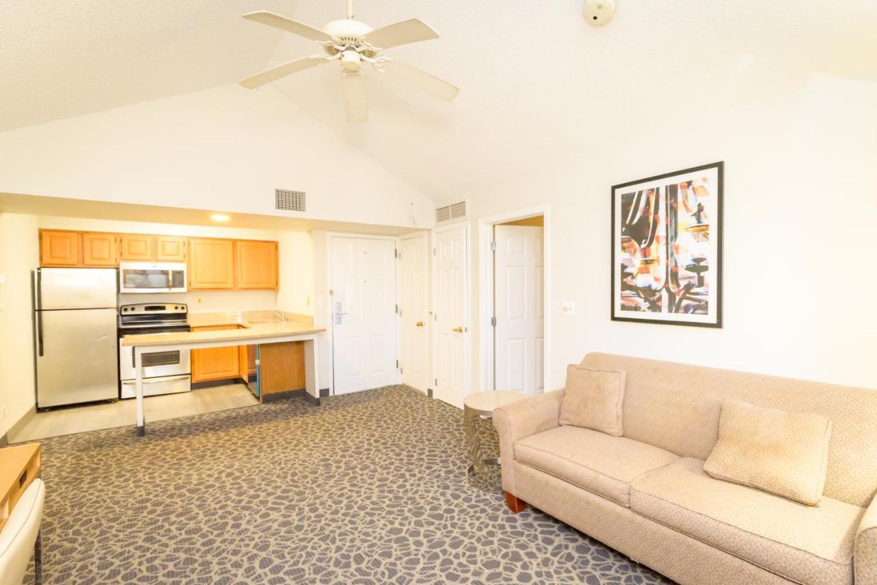 Philadelphia Suites At Airport - An Extended Stay Hotel Екстериор снимка
