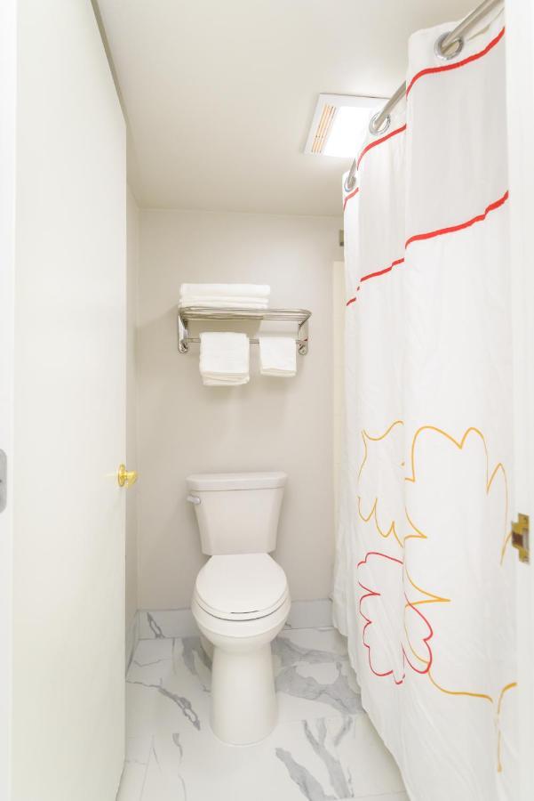 Philadelphia Suites At Airport - An Extended Stay Hotel Екстериор снимка