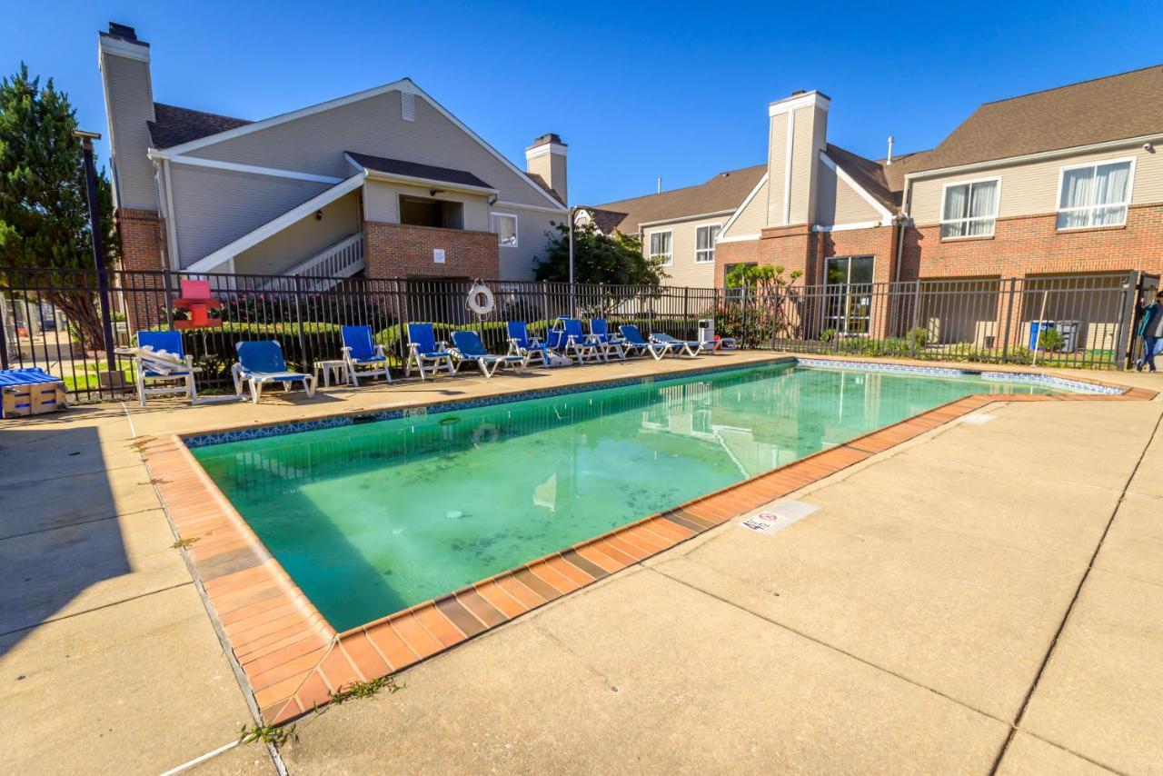 Philadelphia Suites At Airport - An Extended Stay Hotel Екстериор снимка